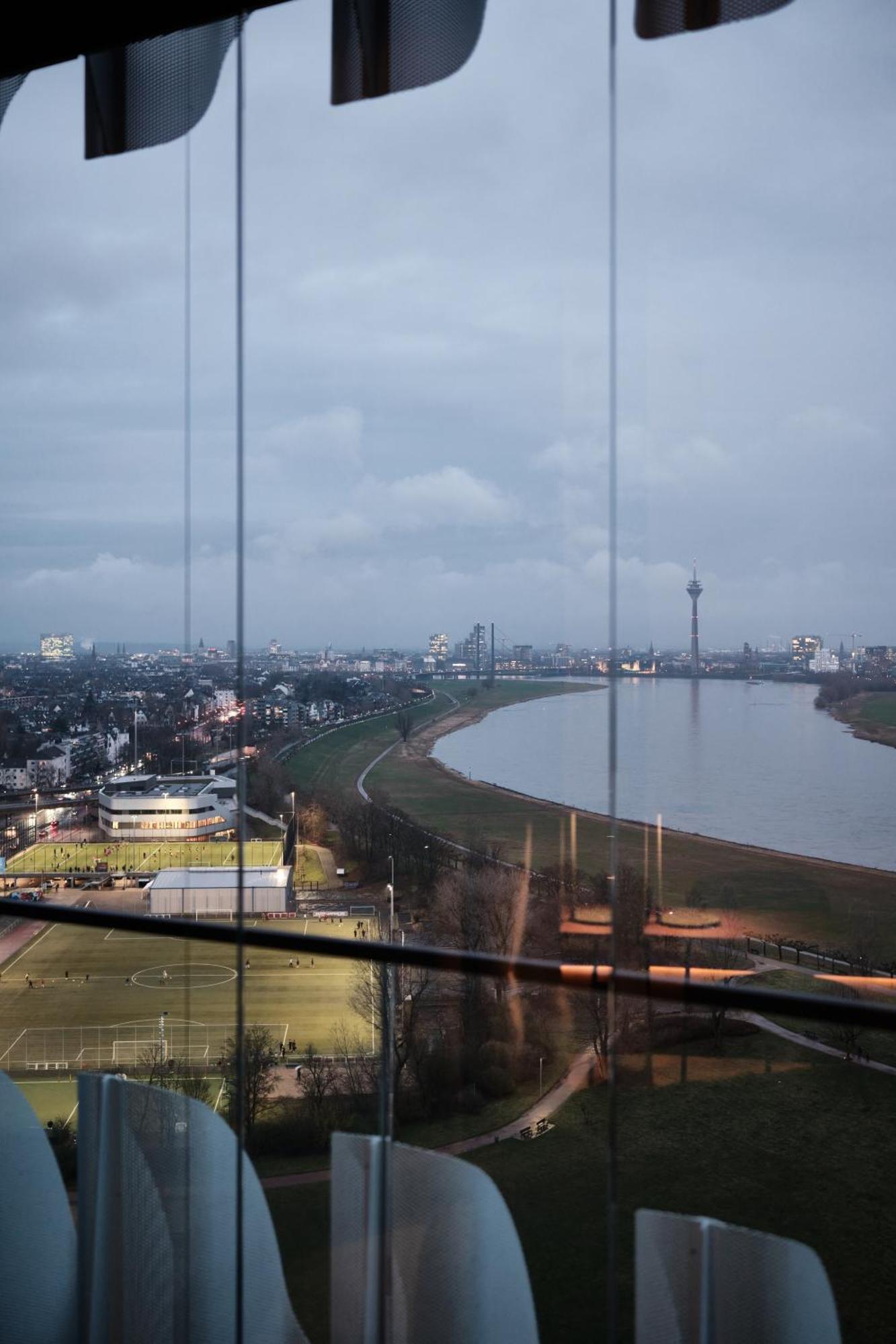 The Zipper Hotel Und Apartments Dusseldorf Exterior photo